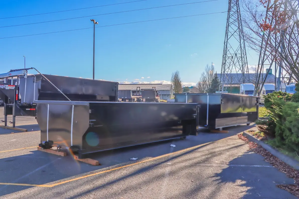 Professional dumpster rental and junk removal service in Redwood